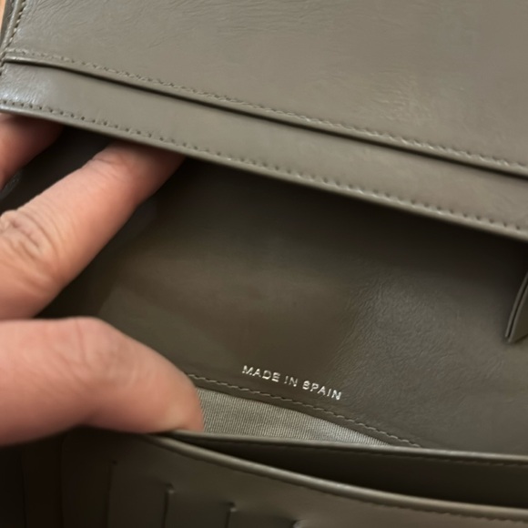 ❌SOLD❌Very Good Used Auth Chanel Patent Leather Wallet - Neutral/ Gray Color - Picture 12 of 15